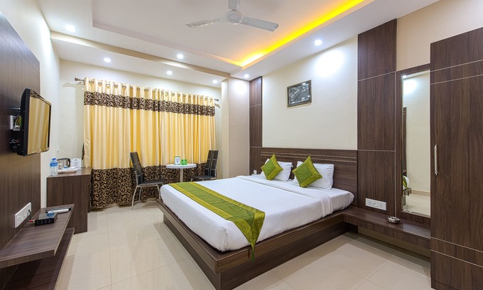 Kalighat Hotel | Treebo Trend Globe International