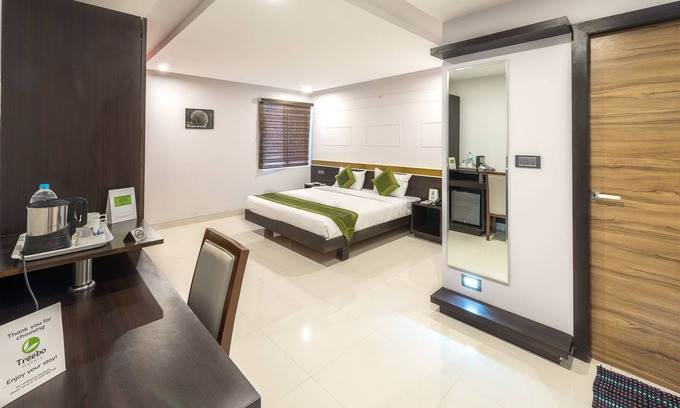 Stage 1 Hotel | Treebo Trend Raj Premier