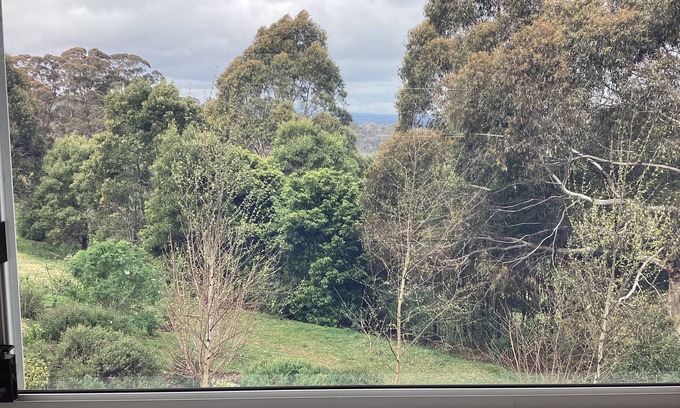 Bundanoon Cottage | Treehouse Eco Retreat