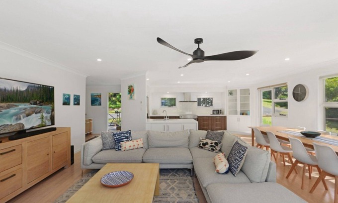 Macmasters Beach House | Treehouse on Stone - House and Private Guest Suite