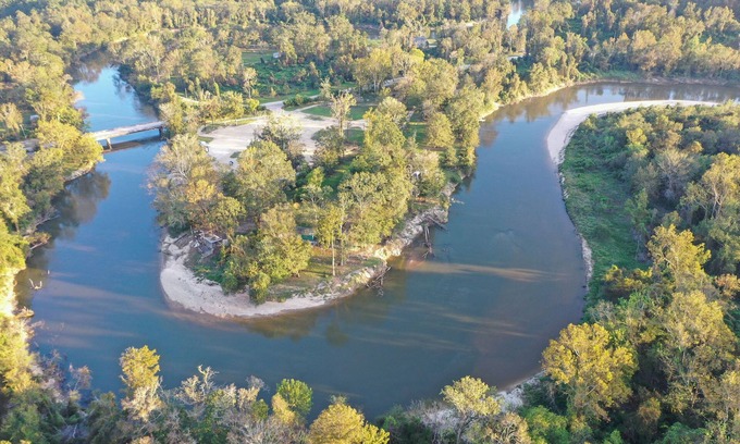 Talisheek Cabin | Treehouse Riverfront Retreat! Unplug & Reconnect