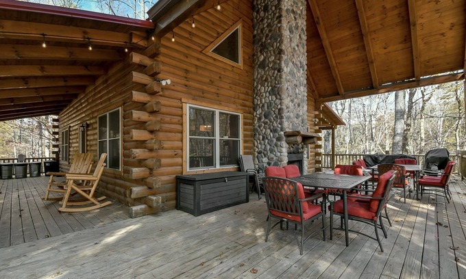 Logan Cabin | Treetops Lodge And Family Fun Barn