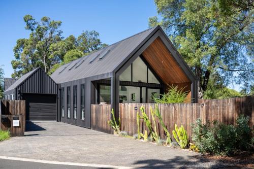 Margaret River Apartment | Treeview Retreat I Private Properties