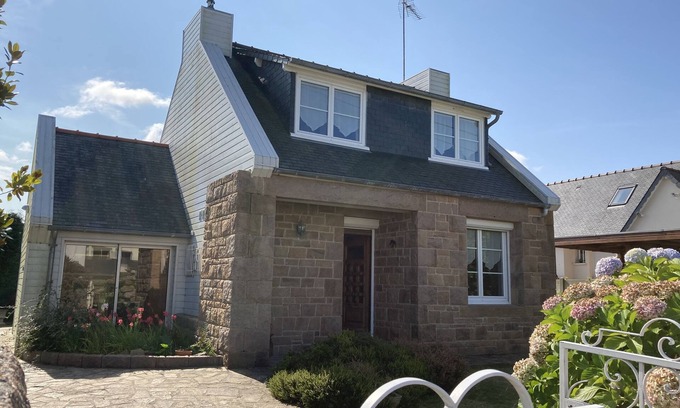 Tregastel House | Trégastel, 300 m from Sainte Anne bay, house with enclosed garden!