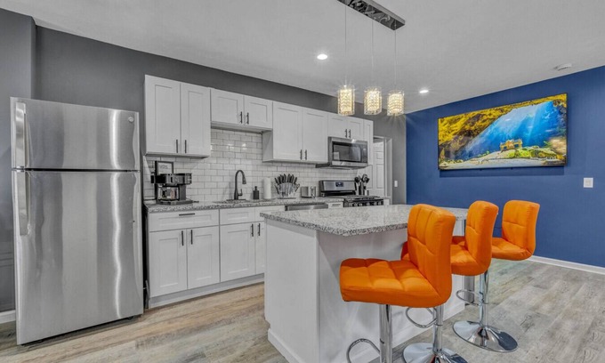 Tremont House | Tremont Jewel – Contemporary, Elegant & Spacious Retreat in Cleveland