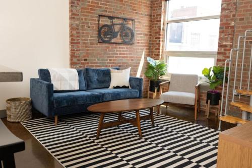 Roanoke Apartment | Trendy 1 Br Loft Apt Downtown With Exposed Brick