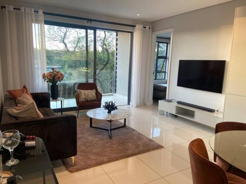 Houghton Estate Apartment | Trendy 2-bed 2-bath Apartment