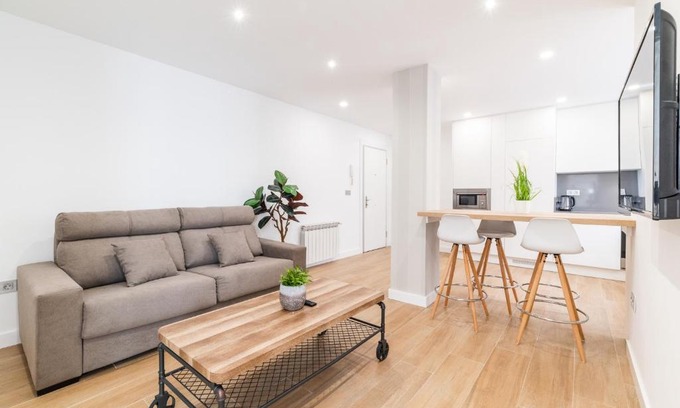 Camino de Ronda Apartment | Trendy and Bright Apartment