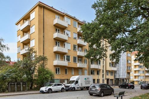 Ladugardsgardet Apartment | Trendy & Central Stockholm Apt