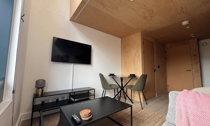 Castlefield Apartment | Trendy & Central - TWO Floor Duplex - Irwell Stays