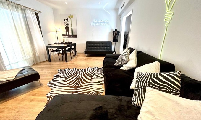 El Camp de l'Arpa del Clot Apartment | Trendy Large apartment Sagrada Familia Park Guell
