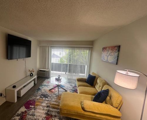Mid-Wilshire Bed & Breakfast | Trendy little getaway