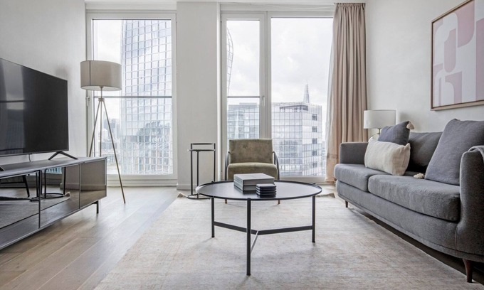 South Bank Apartment | Trendy South Bank 1BR w/Pool, Gym & Concierge, nr Tube, by Blueground