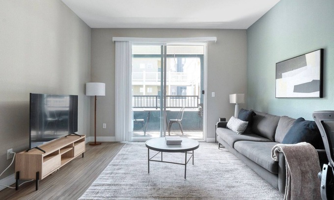 Sunnyvale Apartment | Trendy Sunnyvale 1BR w/Sauna, Gym & Pool, nr Googleplex, by Blueground