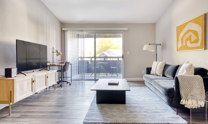 Sunnyvale Apartment | Trendy Sunnyvale 2BR w/Gym, Pool & BBQ, walk to Apple, by Blueground