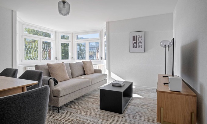 Sihlfeld Apartment | Trendy Wiedikon 4.5 Room w/Storage & W/D, 1 min to Market, by Blueground