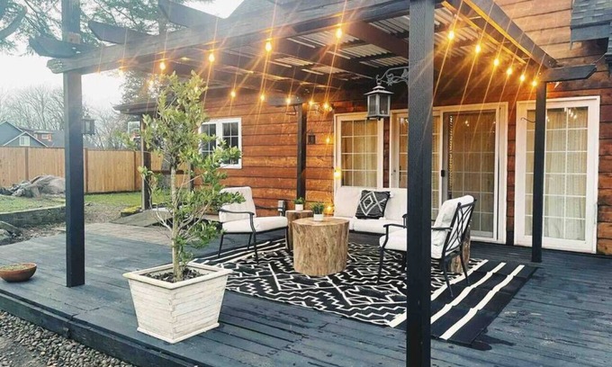 Salem House | Trendy Willamette Valley Home - Great Location! Pet Friendly Outdoor Pizza Oven
