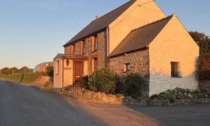 Llanrhian Cottage | Treneved Lodge 5 star Detached Cottage with Sea Views