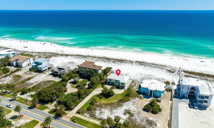 Holiday Isle House | Tres Palms | Beachfront + Pool