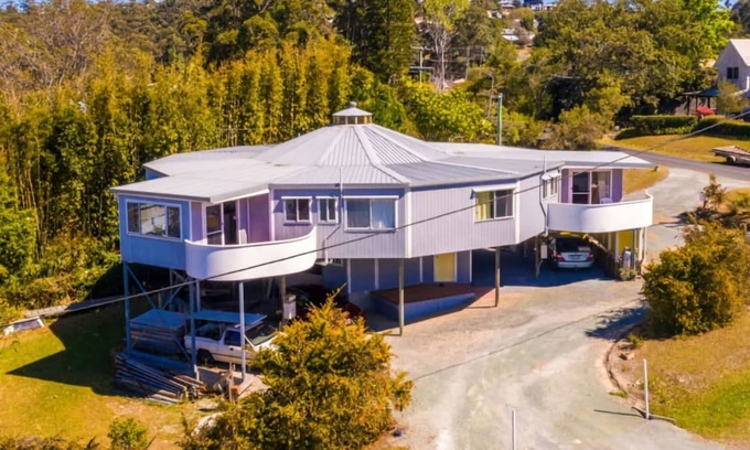 Eagle Heights House | Tri-Living with Coastal Views Tamborine Mountain