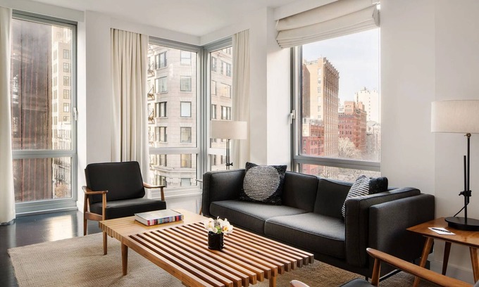 Tribeca Hotel | Tribeca Suite at Smyth Tribeca, Near Rockefeller Center! Onsite Restaurant