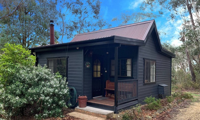 Blackheath Cottage | Tricklebeck Spa Cottage: Romantic wood cabin in peaceful location
