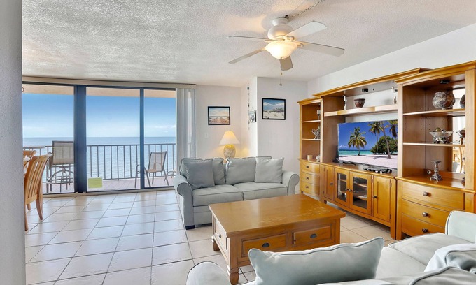 Madeira Beach Condo | Trillium 5A Beach Front Condo beautifully remodeled with amazing views!
