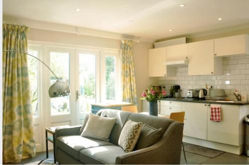 Moseley Apartment | Trinidad, 45 School Road, Coach House