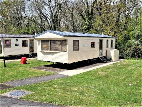 Bembridge Resort | "Trinity" at Whitecliff Bay Isle of Wight- Yarborough View 4