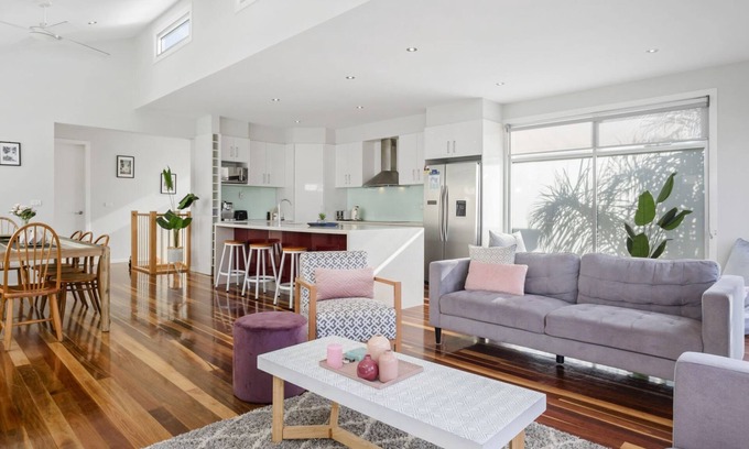 Rosebud House | TRINITY BEACH HOUSE Rosebud