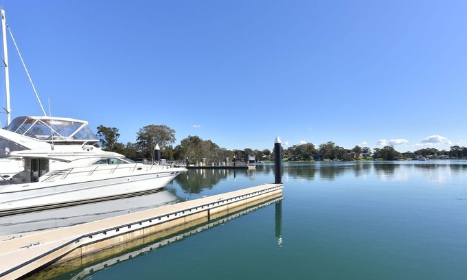 Morisset Park House | Trinity Point Luxe Townhouse - Waterfront Reserve