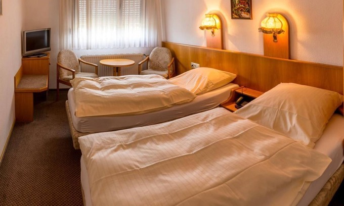 Sohren House | Triple Room - Hotel Berghof