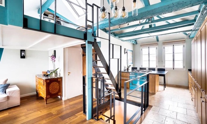 Sorbonne Apartment | Triplex Cathedral Notre Dame de Paris