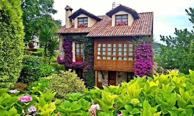 Tornon House | Trisqueles y Buganvillas