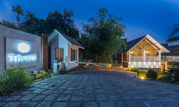 Chithirapuram Hotel | Trivers Resort Munnar