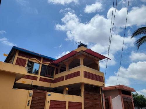 Porto-Novo Apartment | trois chambres et salon avec balcon à Porto Novo