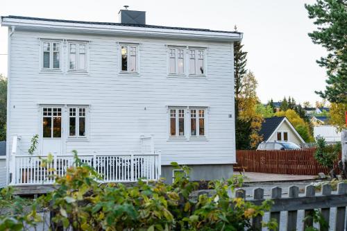Tromso Villa | TROMSØ AURORA VILLA - Parking - Near Centrum
