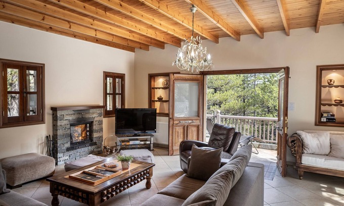 Pedhoulas Villa | Troodos Mature Pine Chalet