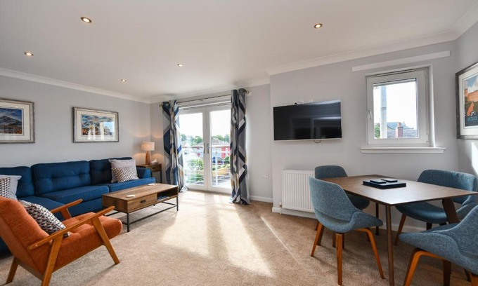 Troon House | Troon Executive Apartment