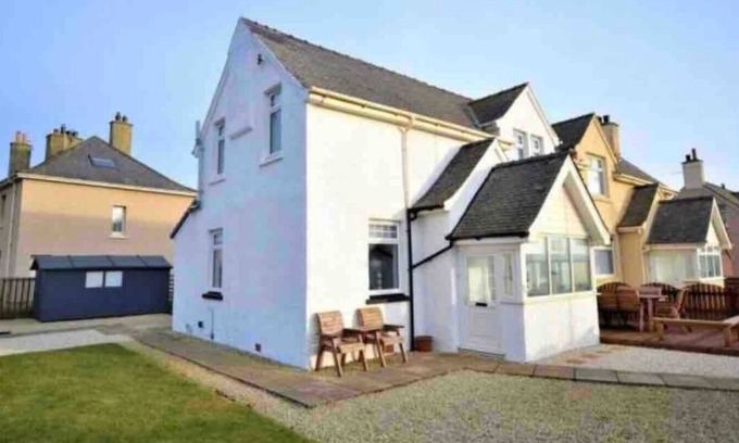 Troon House | Troon Golf & Beach Haven