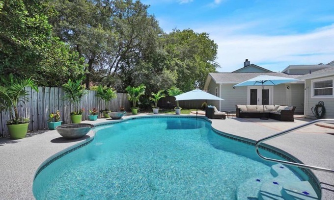 Jacksonville Beach House | Tropical Beach Bungalow With Private Heated Pool