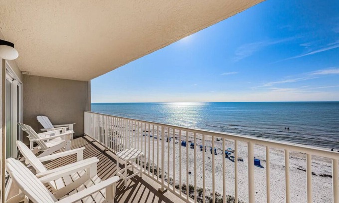 Indian Shores Apartment | Tropical Beachfront suite at Sea Gate Resort