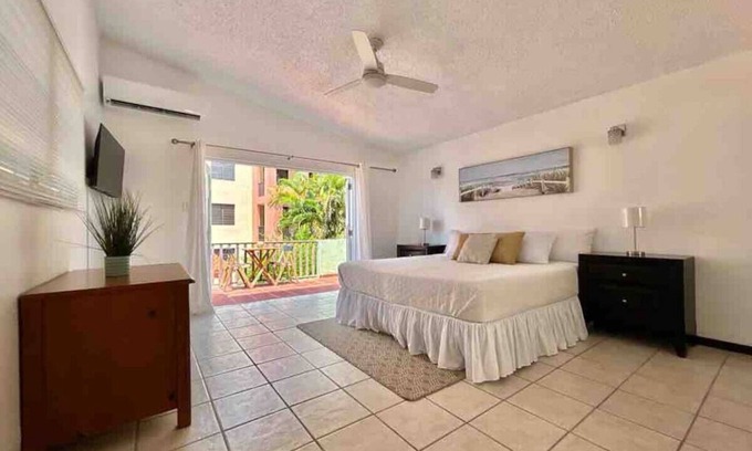 Candelero Abajo Apartment | Tropical Casita Studio w/King Bed Steps From Beach