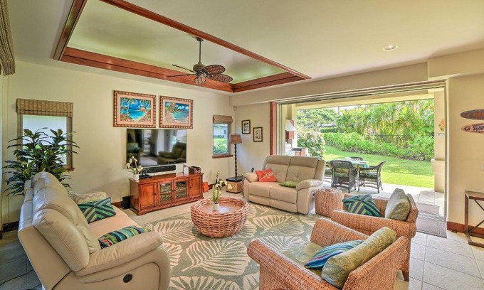 Kamuela House | Tropical Escape with Pool Access about 1 Mile to Beach