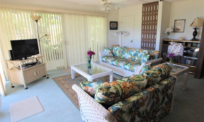 Kailua-Kona Condo | Tropical Garden 1 Bedroom Condo-Private, Quiet, and Romantic, Wi/Fi, A/C