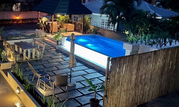 Beau Vallon Apartment | Tropical Hideaway