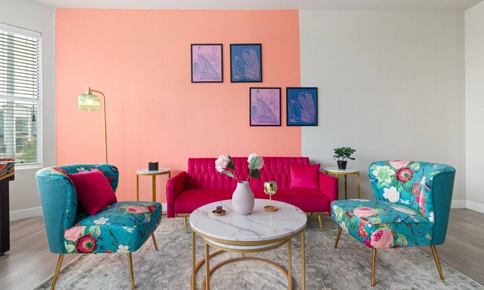 Tempe Apartment | Tropical-Inspired Chic Escape Pool, Patio & Sky Lounge