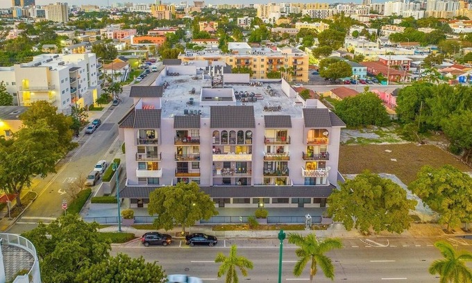 The Roads Apartment | Tropical Oasis Co-living in Little Havana