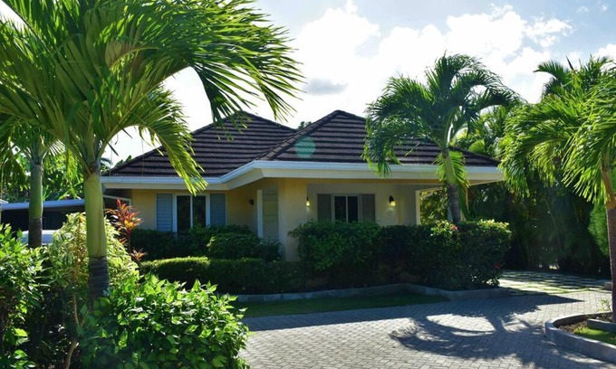 St. Ann's Bay Villa | Tropical Oasis in Richmond Estate