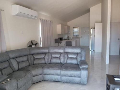 Discovery Bay Apartment | Tropical Oasis Retreat in Discovery Bay